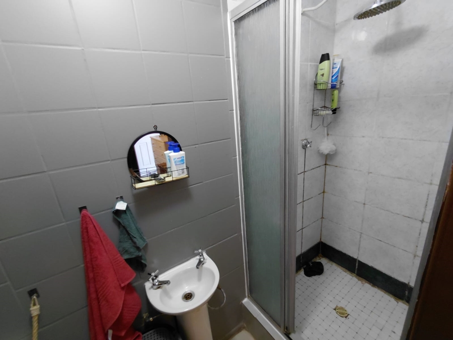 5 Bedroom Property for Sale in C Place Eastern Cape